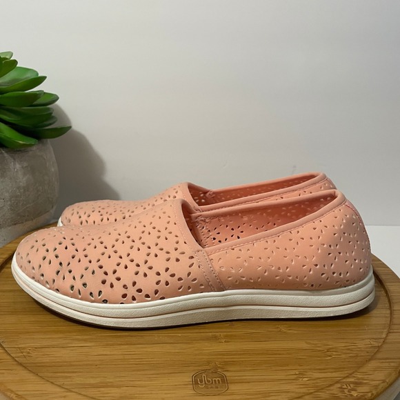 Clarks Shoes - Clarks Cloudsteppers Coral Slip On Women’s 8.5 Cutout Comfort Loafer Normcore